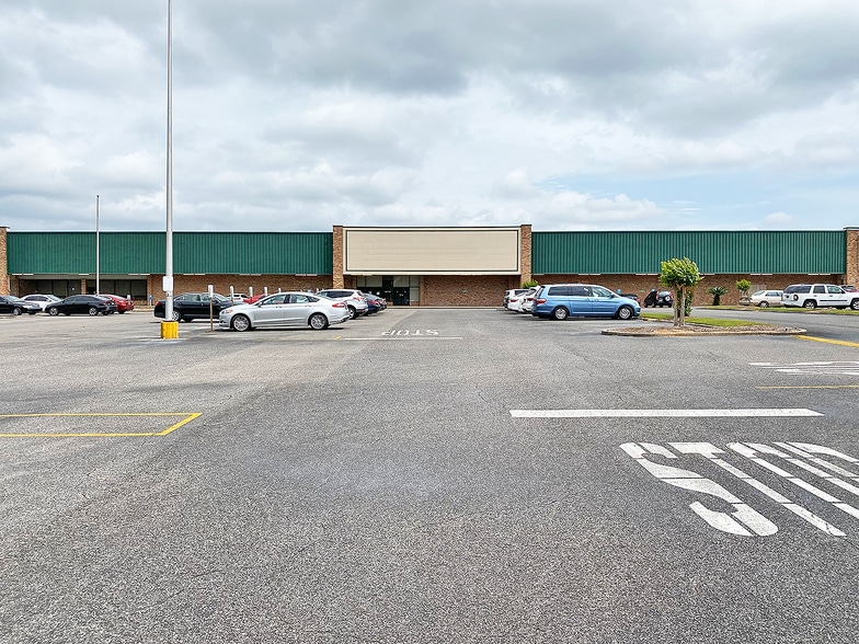 3400-3446 Demetropolis Rd, Mobile, AL for sale - Building Photo - Image 1 of 1
