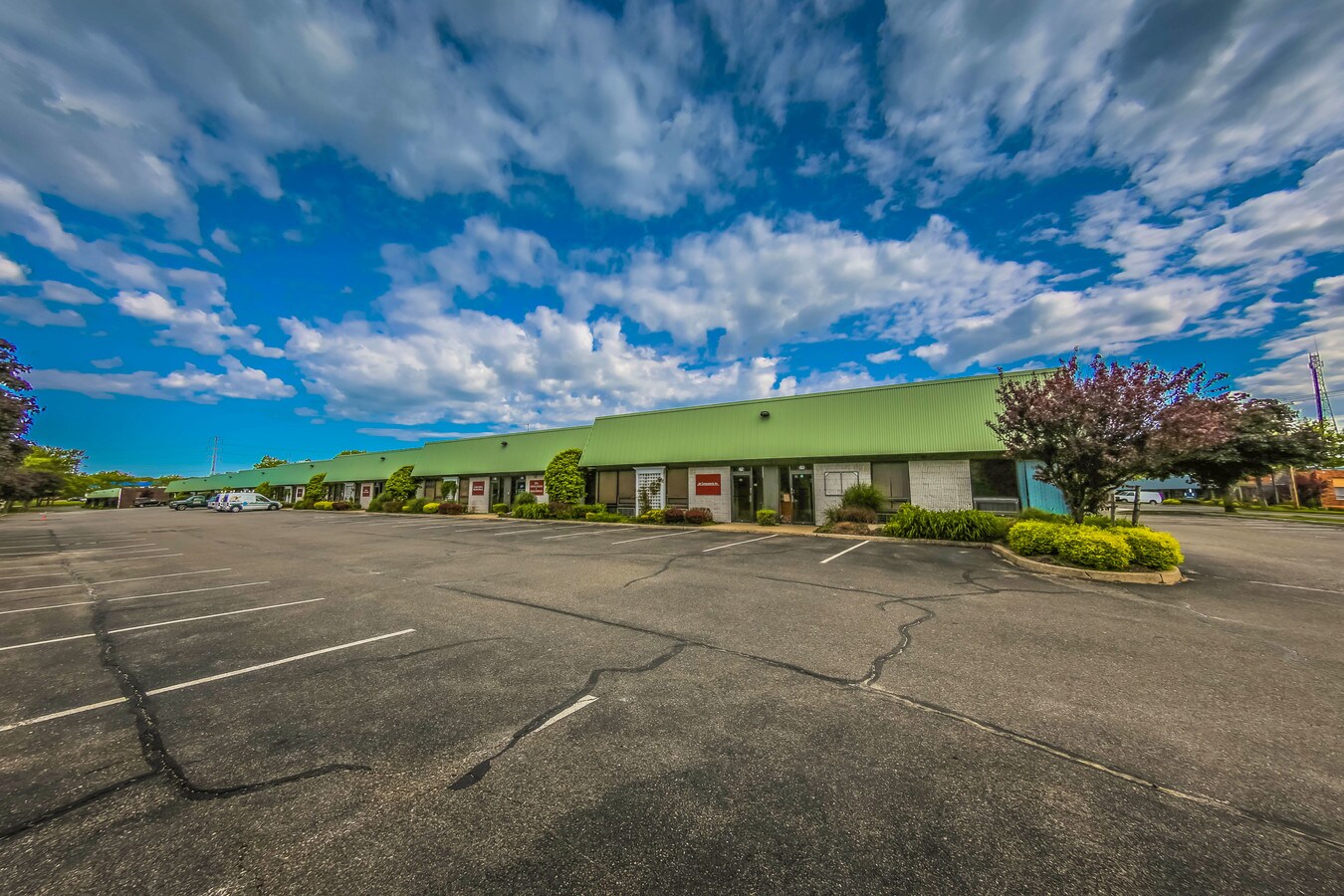 6090 Bridge Rd, Islandia, NY 11749