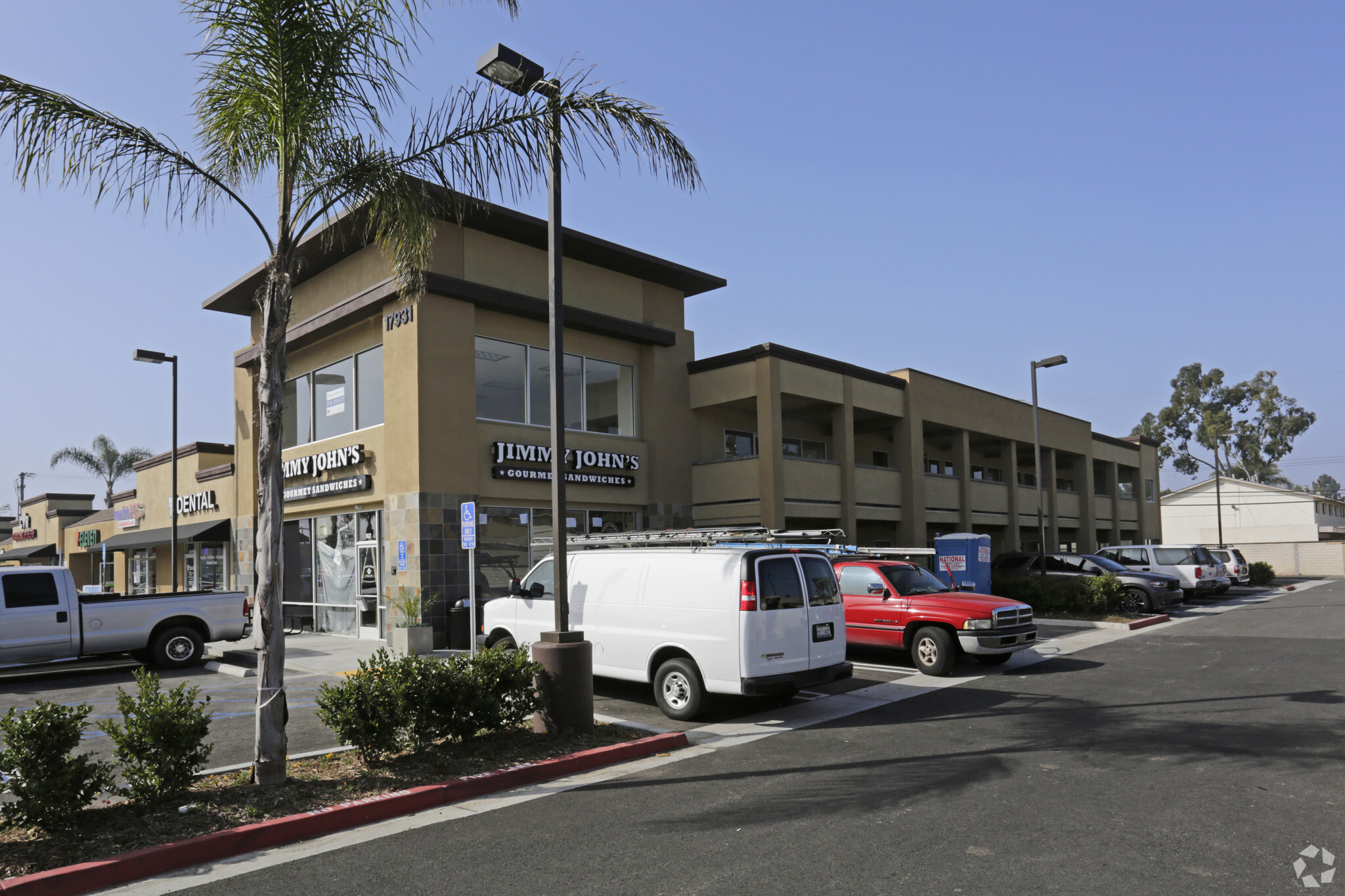 17931 Beach Blvd, Huntington Beach, CA for sale Primary Photo- Image 1 of 1