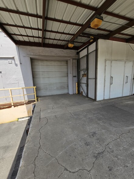 1341 Vega St, Jacksonville, FL for lease - Interior Photo - Image 3 of 21