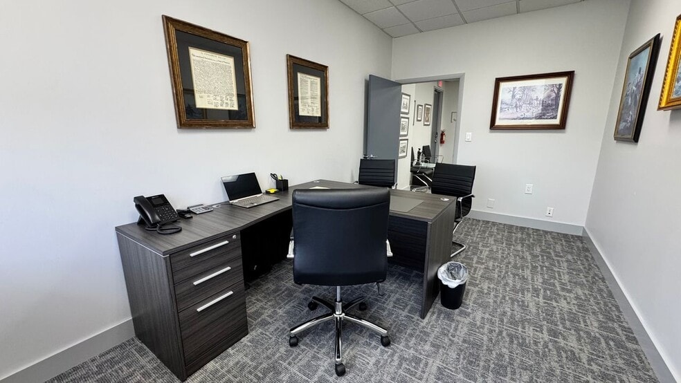 1290 Weston Rd, Weston, FL for lease - Interior Photo - Image 2 of 8