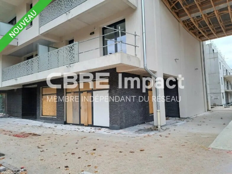 Retail in Dijon for lease - Building Photo - Image 2 of 11