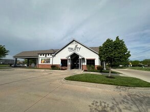 2221 W 31st St, Lawrence, KS for sale Building Photo- Image 1 of 10