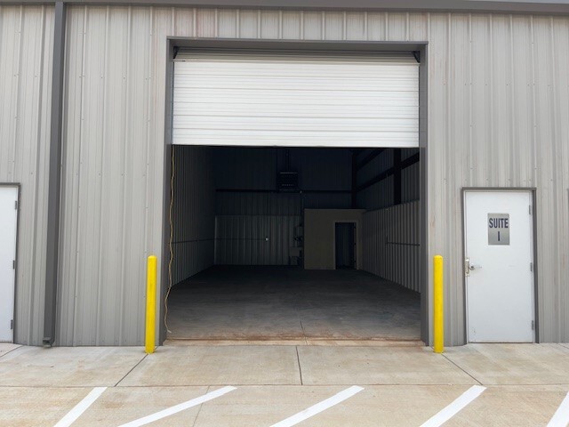 217 NW 96th St, Oklahoma City, OK for lease - Building Photo - Image 2 of 4