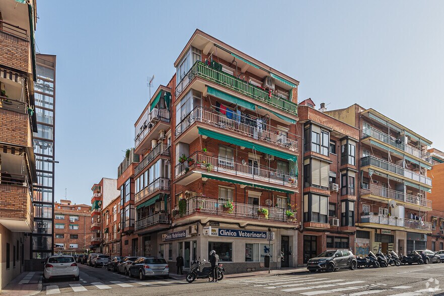 Retail in Madrid, Madrid for lease - Building Photo - Image 2 of 2