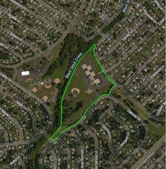 275 Crabtree Dr, Levittown, PA 19055