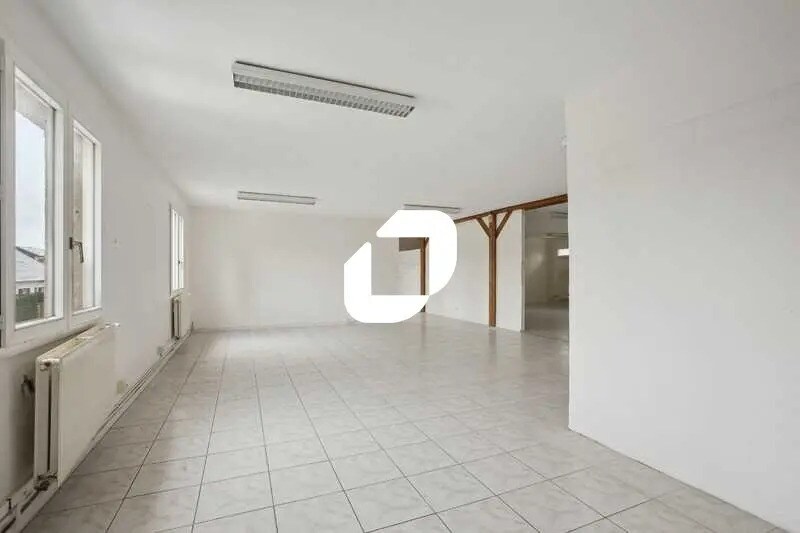 Office in Limours for sale - Interior Photo - Image 2 of 15