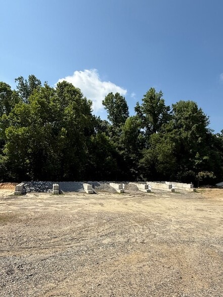 2217 Chestnut Street Ext, High Point, NC for lease - Building Photo - Image 3 of 7