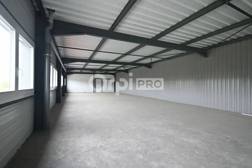 Office in Sennecey-le-Grand for lease Interior Photo- Image 1 of 6