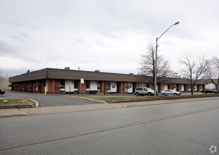 2708-2724 Rena Rd, Mississauga, ON for sale - Building Photo - Image 3 of 7