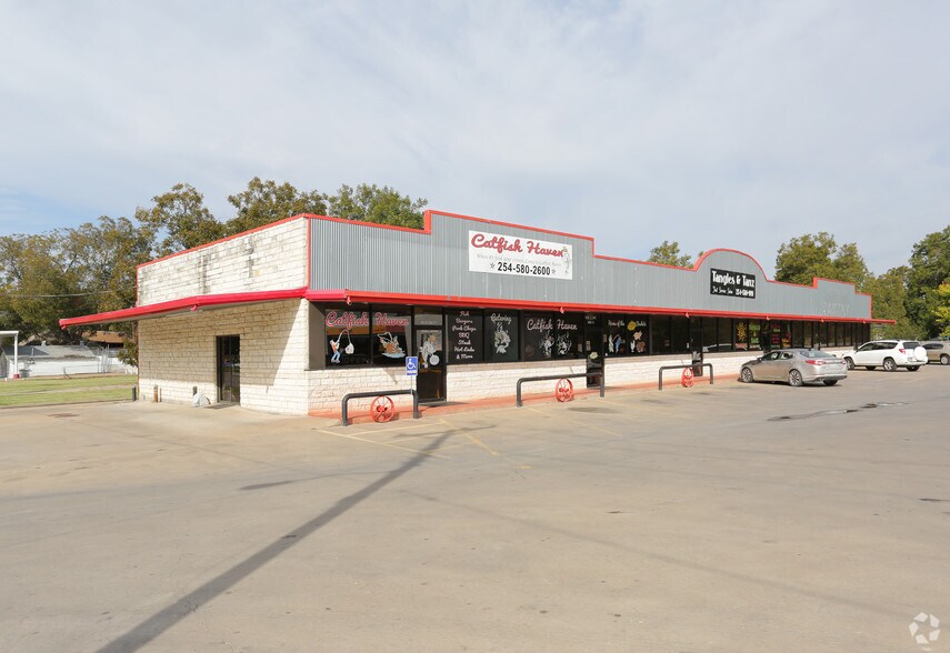 302 W Elm St, Hillsboro, TX for sale - Primary Photo - Image 1 of 1