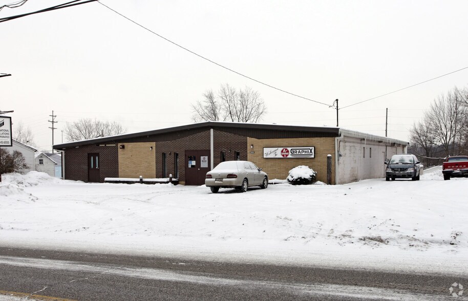 833 N Wooster Rd, Barberton, OH for sale - Building Photo - Image 1 of 1