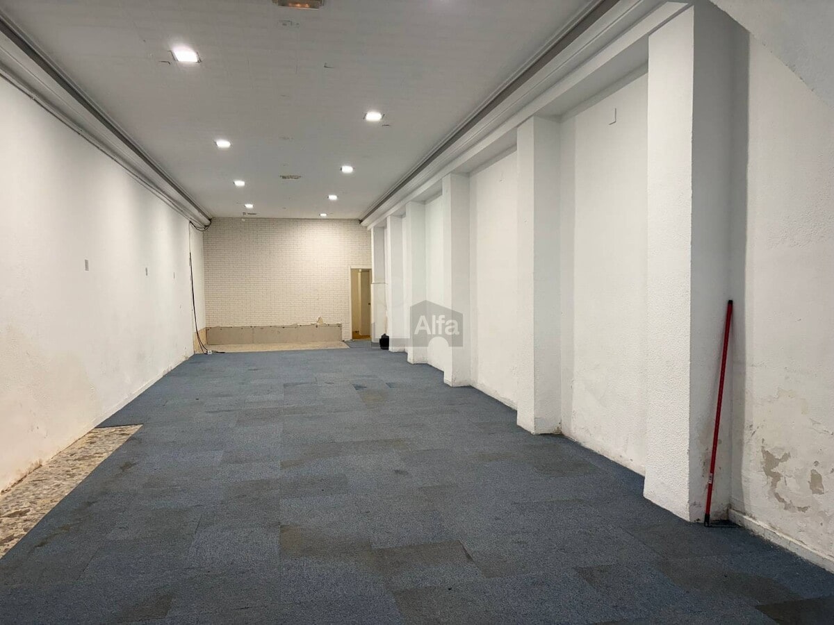 Madrid, MAD 28053 - Unit 01 -  - Interior Photo - Image 1 of 9