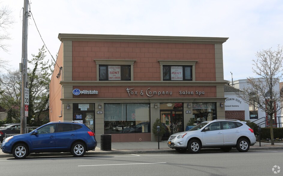 87 Covert Ave, Floral Park, NY 11001