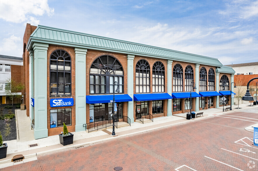 2032-2052 Front St, Cuyahoga Falls, OH for lease - Primary Photo - Image 1 of 5