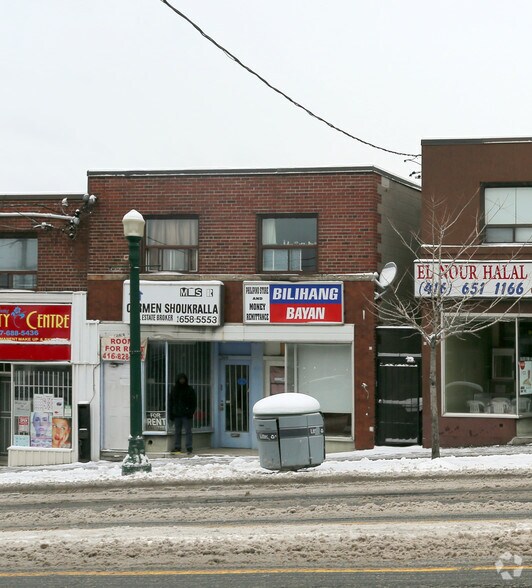 2542-2544 Eglinton Ave W, Toronto, ON for sale - Building Photo - Image 2 of 2