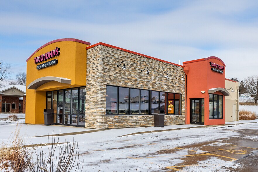 1306 43rd St, Maquoketa, IA 52060 Taco Johns