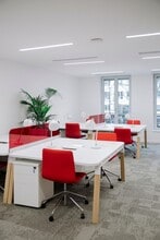 Coworking Space in Paris for lease Interior Photo- Image 1 of 8