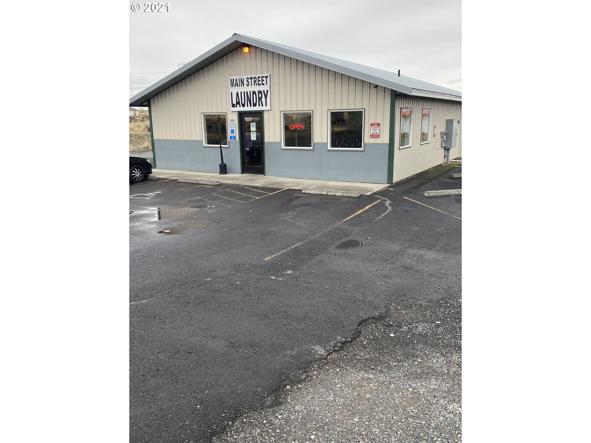 104/106 Main  