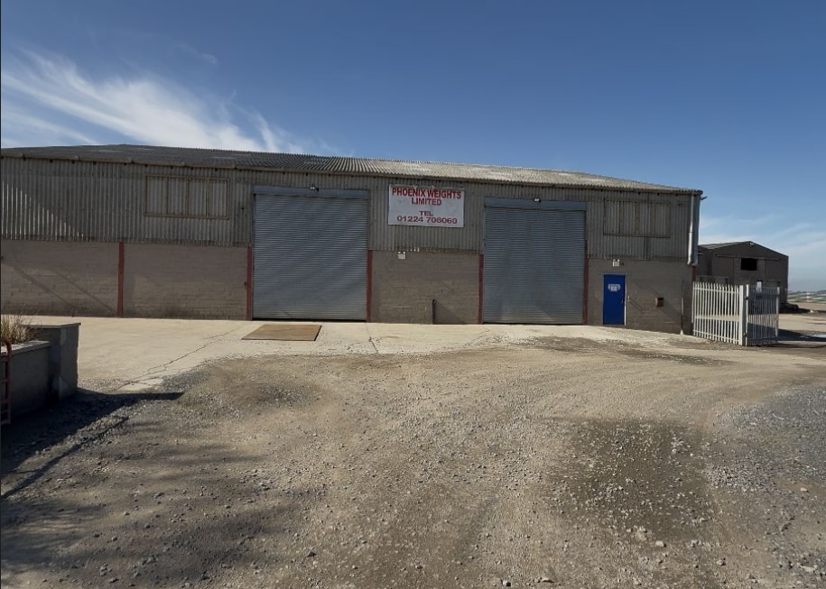 Fountainbleau, Newburgh for lease Primary Photo- Image 1 of 2