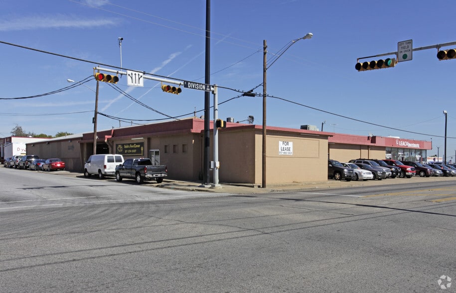 201 E Division St, Arlington, TX for sale - Primary Photo - Image 1 of 9