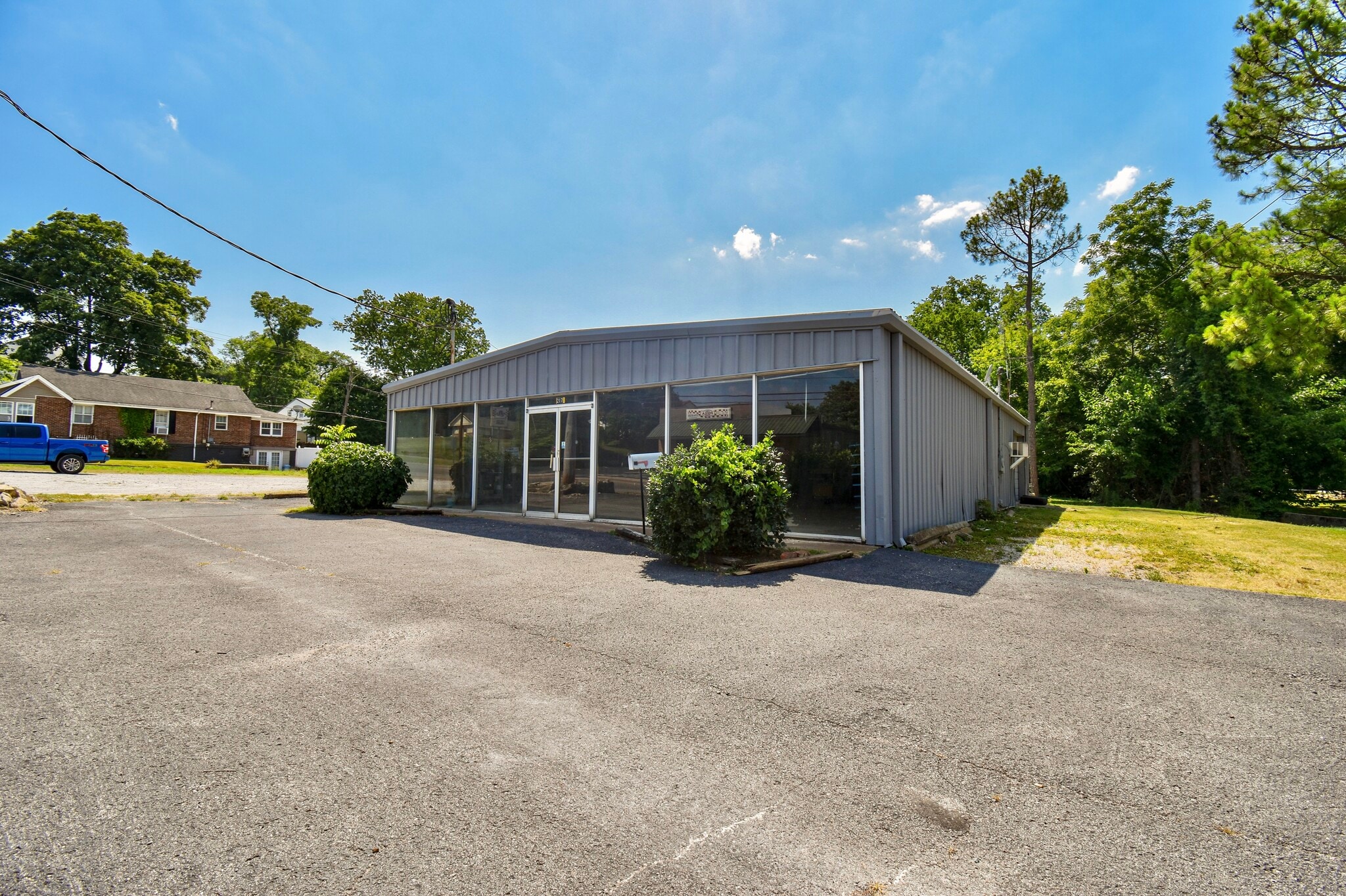 217 N Main St, Mount Pleasant, TN for lease Primary Photo- Image 1 of 15