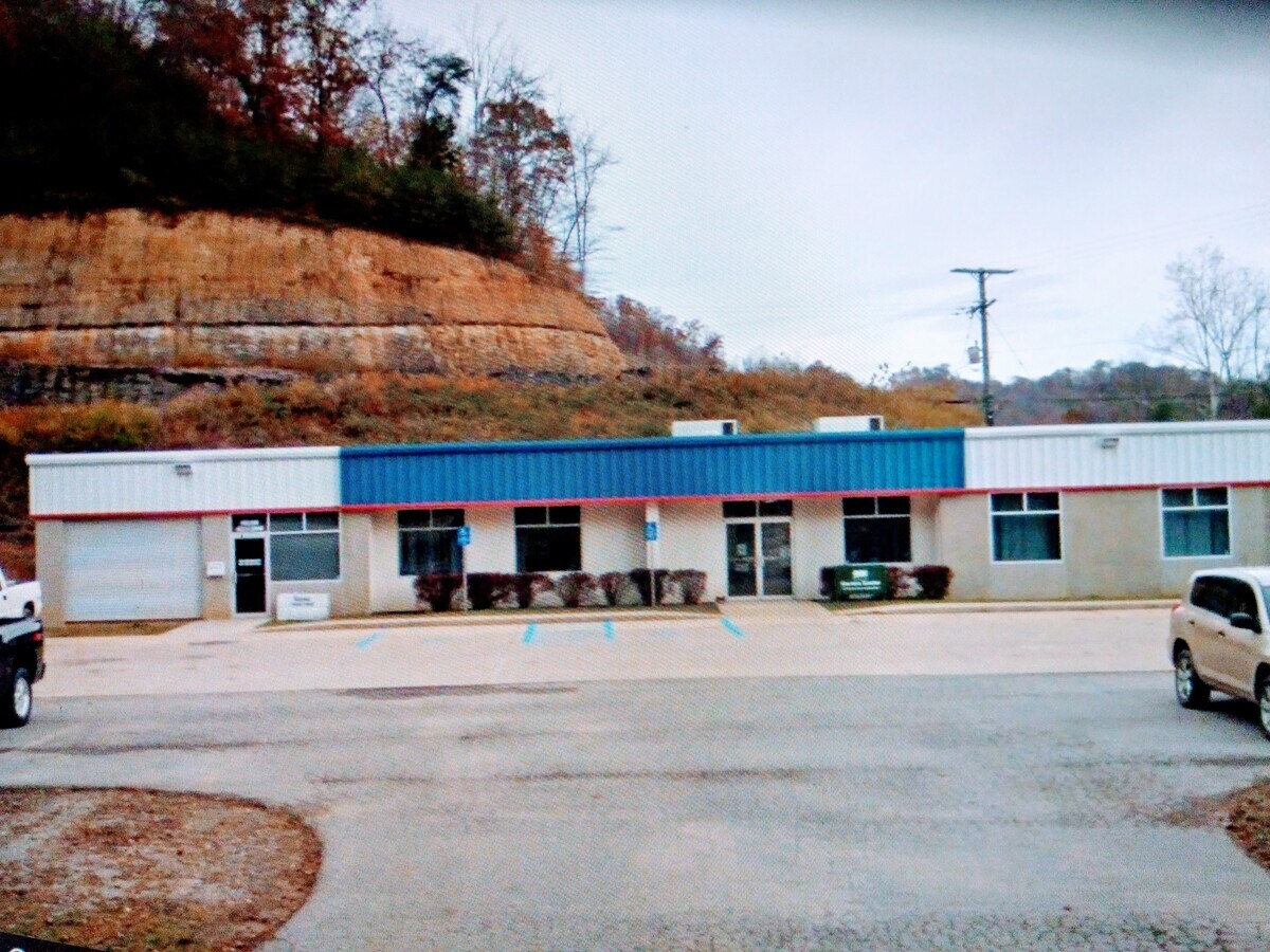 106 Scott Perry Dr, Paintsville, KY 41240