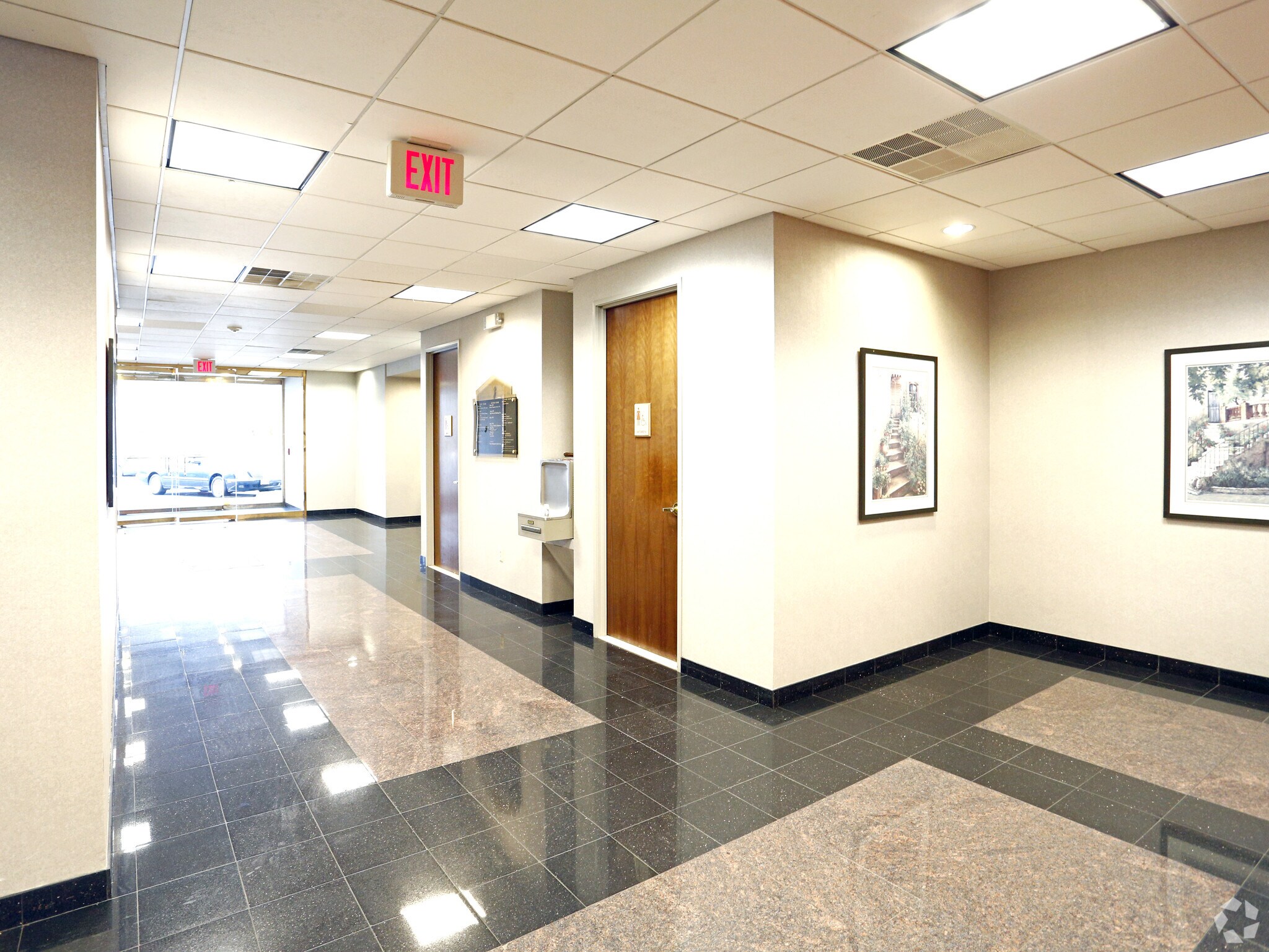 77 Brant Ave, Clark, NJ 07066 Garden State Executive Plz