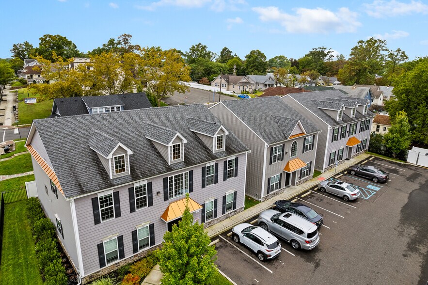 313 Clements Bridge Rd, Barrington, NJ 08007