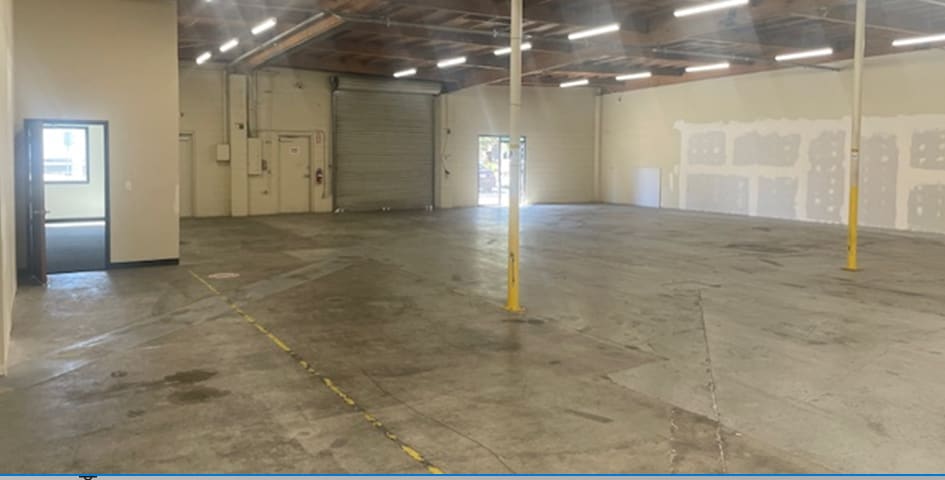 20 N Aviador St, Camarillo, CA for lease - Building Photo - Image 2 of 8