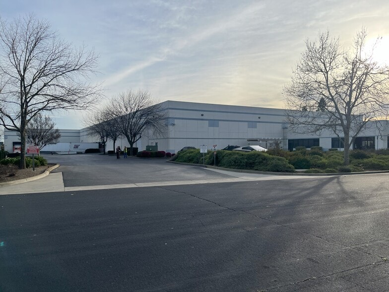 1251 Tinker Rd, Rocklin, CA for lease - Building Photo - Image 2 of 10