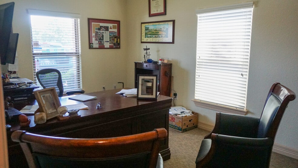 2851 Joe Dimaggio Blvd, Round Rock, TX for lease - Building Photo - Image 3 of 17