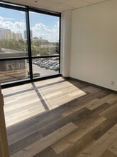 400 Arthur Godfrey Rd, Miami Beach, FL for lease Interior Photo- Image 1 of 4
