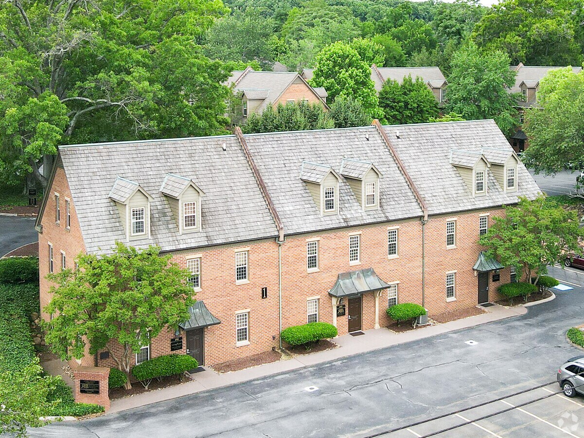 9724 Kingston Pike, Knoxville, TN 37922