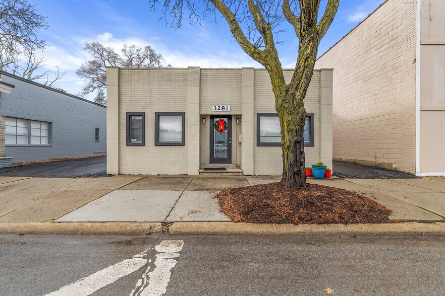 3281 Coolidge Hwy, Berkley, MI for sale - Building Photo - Image 1 of 1