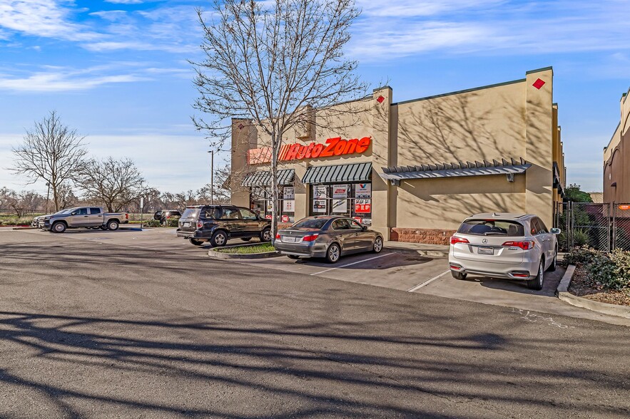 9240 Elk Grove Florin Rd, Elk Grove, CA for sale - Building Photo - Image 2 of 10