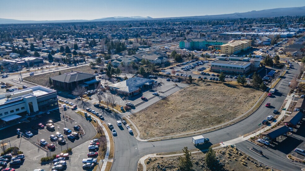 NE Medical Center Dr & NW Watt Way, Bend, OR for sale - Building Photo - Image 1 of 7