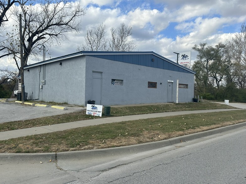 4312 NW Gateway Ave, Riverside, MO for sale - Primary Photo - Image 1 of 13