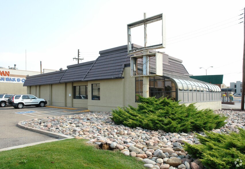 7605 Arapahoe Rd, Englewood, CO 80112