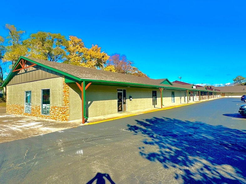 1220 Richards St, Joliet, IL for lease - Building Photo - Image 2 of 5