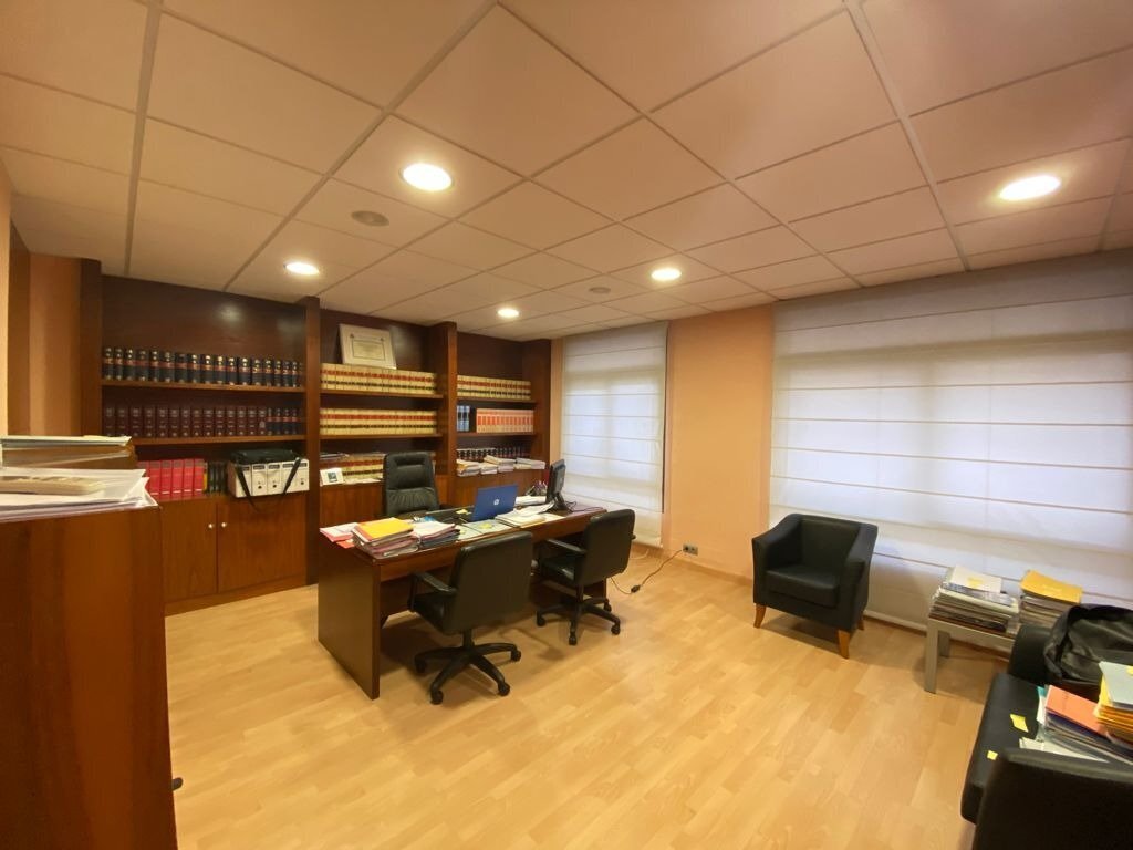 Office in Ponferrada, León for sale Building Photo- Image 1 of 11