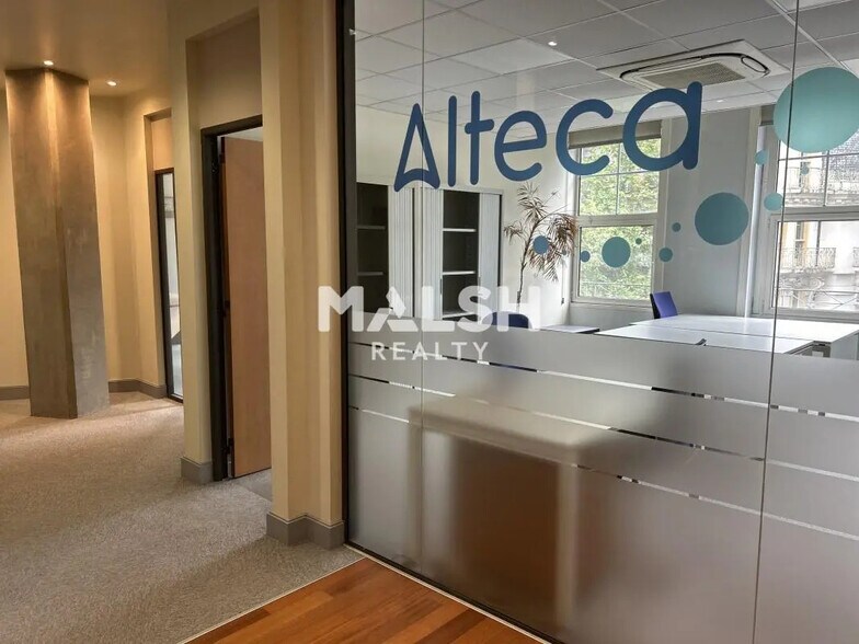 Office in Lyon for lease - Interior Photo - Image 2 of 15