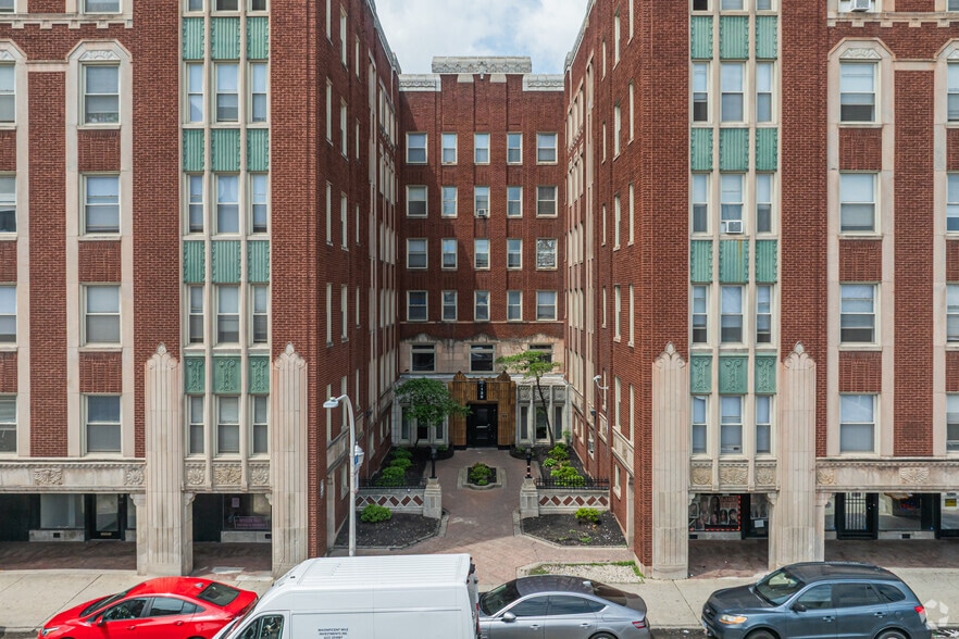 7124-7134 S Jeffery Blvd, Chicago, IL for sale - Building Photo - Image 2 of 4