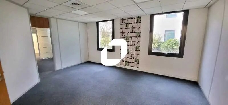 Office in Mérignac for lease - Building Photo - Image 3 of 32
