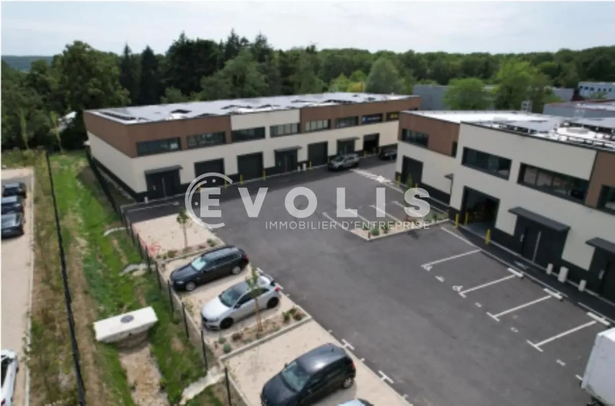 Flex in Marcoussis for lease Aerial- Image 1 of 8