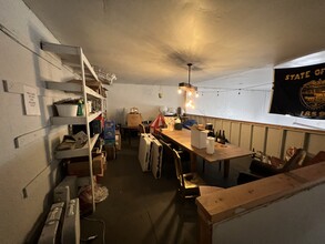 2211 SE Ochoco St, Portland, OR for lease Interior Photo- Image 2 of 10