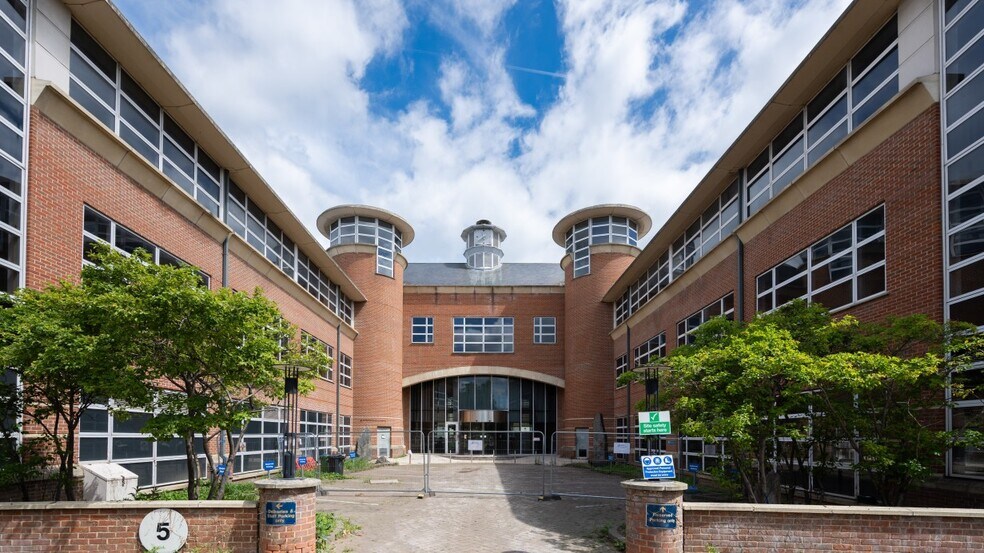 Vastern Rd, Reading for sale - Building Photo - Image 3 of 9