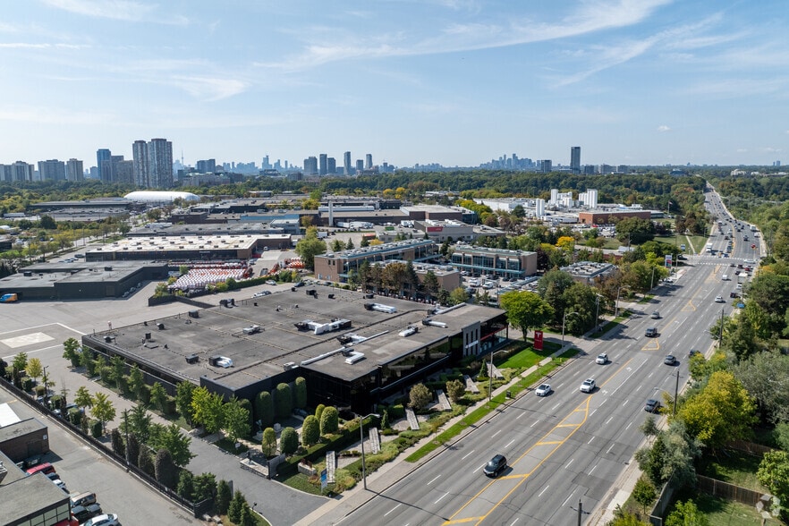 1325 Lawrence Ave E, Toronto, ON for lease - Building Photo - Image 3 of 5