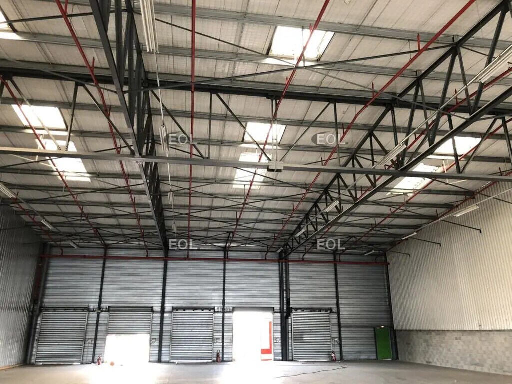 Location Entrepôt 556 m² - Photo 1