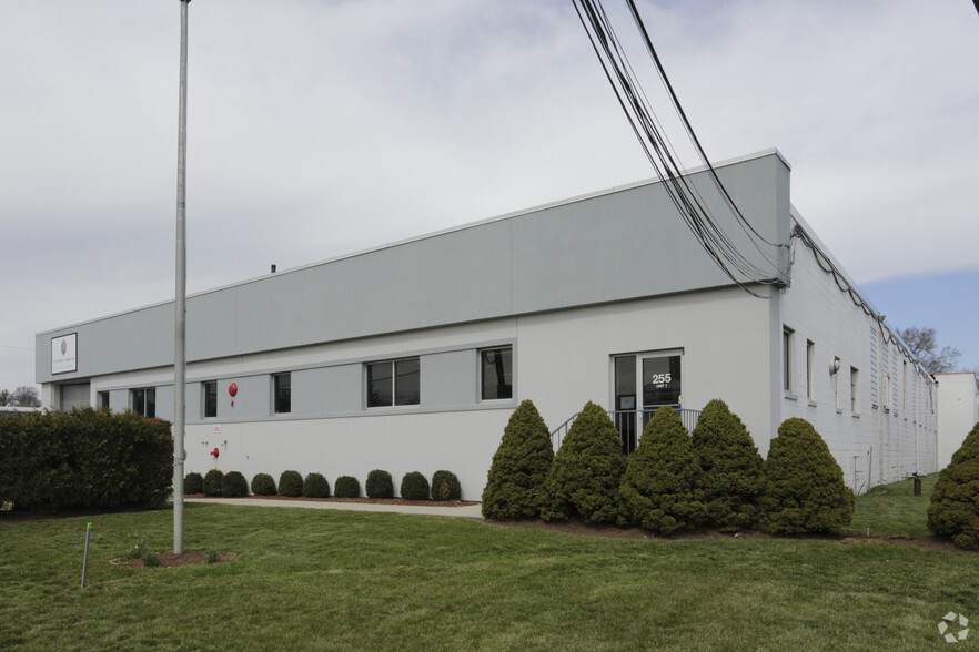 255 Highland Cross, Rutherford, NJ for lease - Building Photo - Image 2 of 5